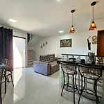 Sobrado Novo Para 9 Pessoas 15 Min Atrativos